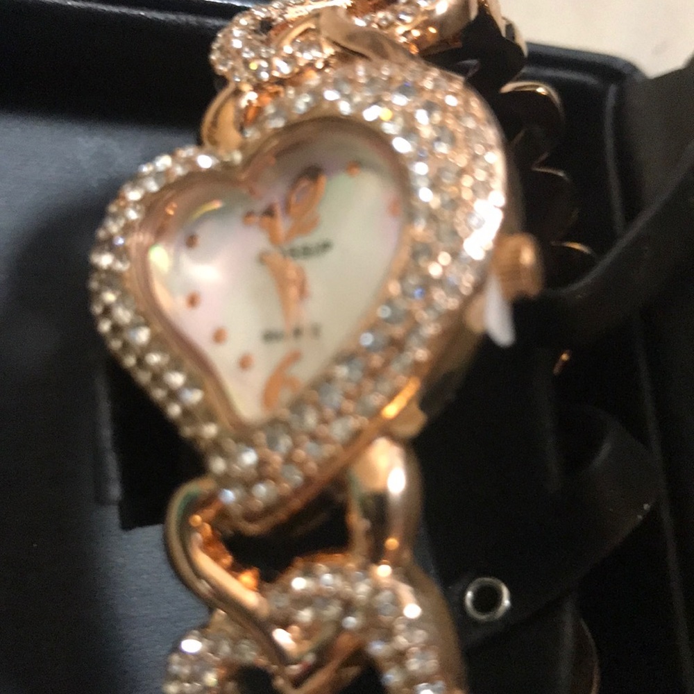 watch - Picture 2 of 4